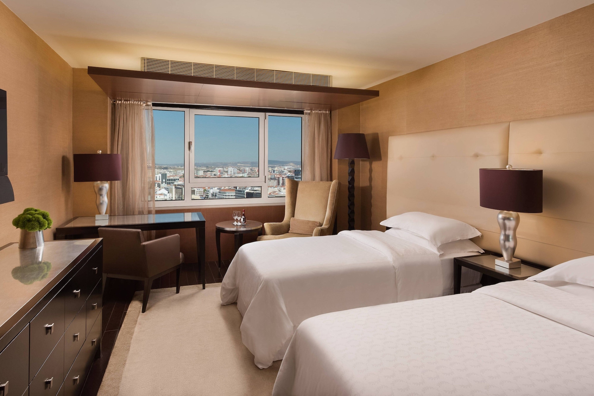 Room at SHERATON LISBOA HOTEL AND SPA, LISBON