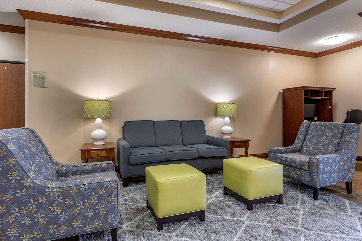 Quality Inn & Suites Rockport - Owensboro North 24/30