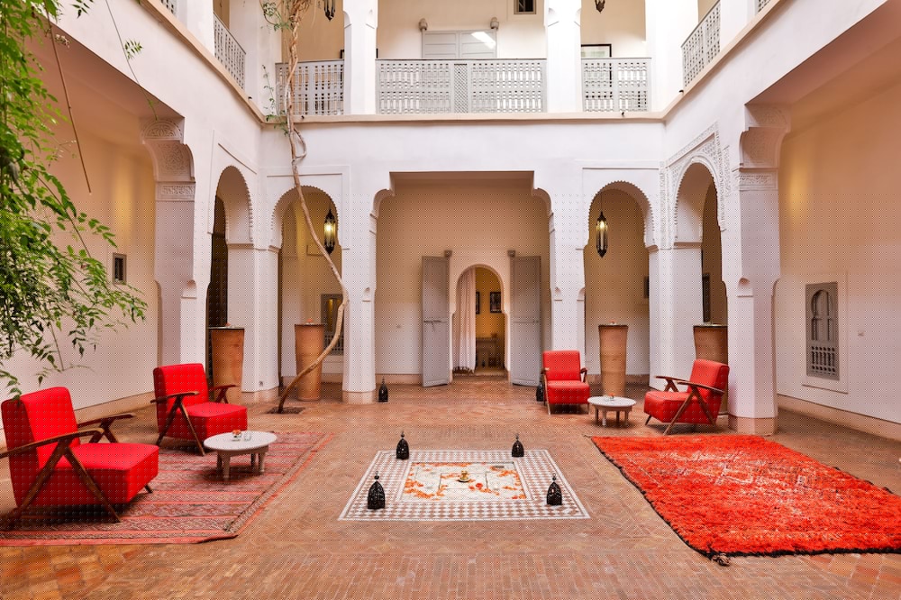 Riad Al Jazira 37/68