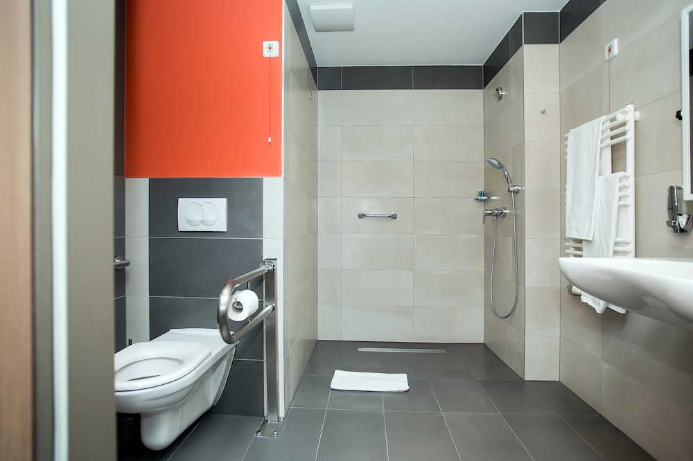 Best Western Plus Lakeside Hotel 19/58