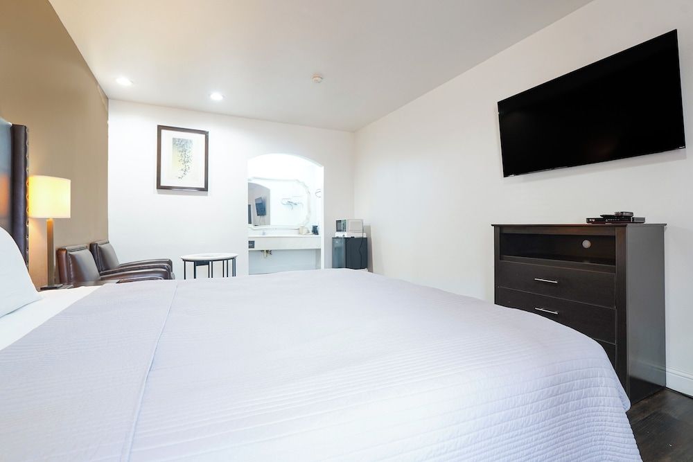 Budget inn by Oyo San Augustine 23/70