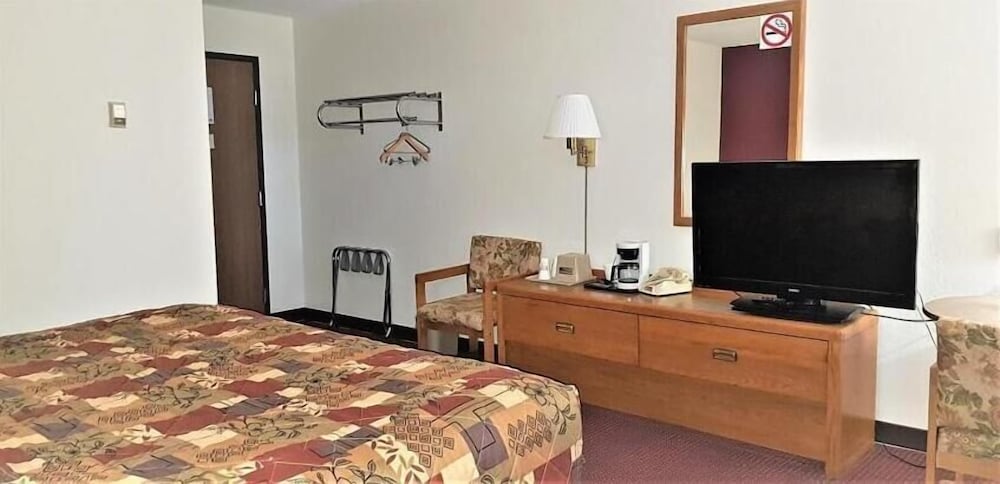 AmeriVu Inn and Suites - Avon 14/17