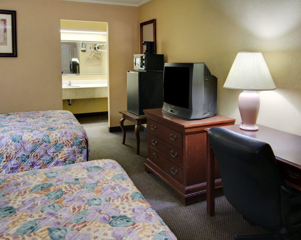 Rodeway Inn Conference Center El Dorado 11/31