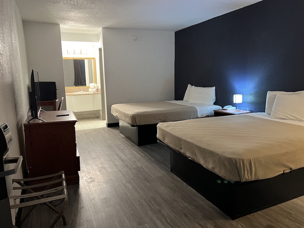 Travelodge by Wyndham Suffolk 6/15