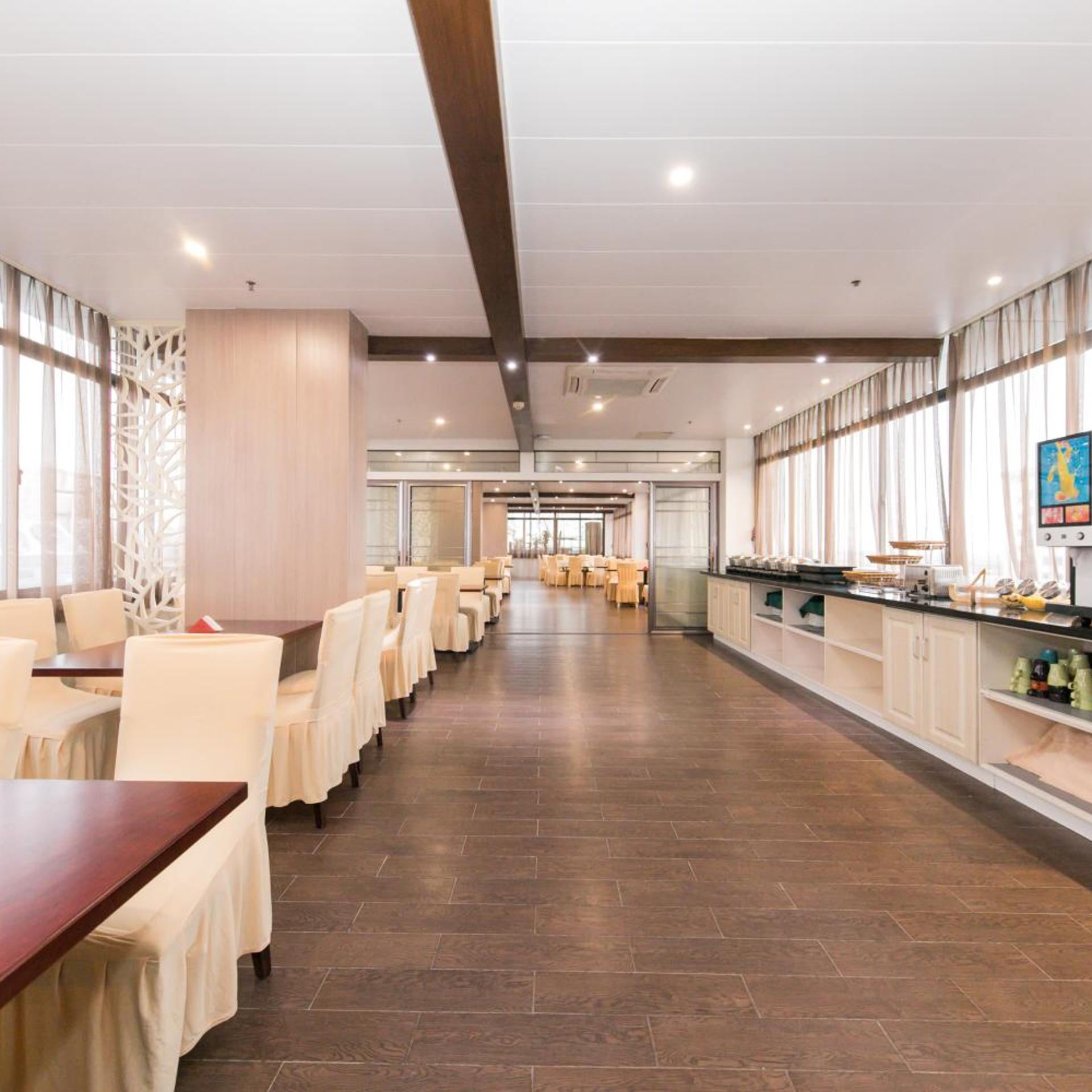 Starway Hotel at Pudong 45/48