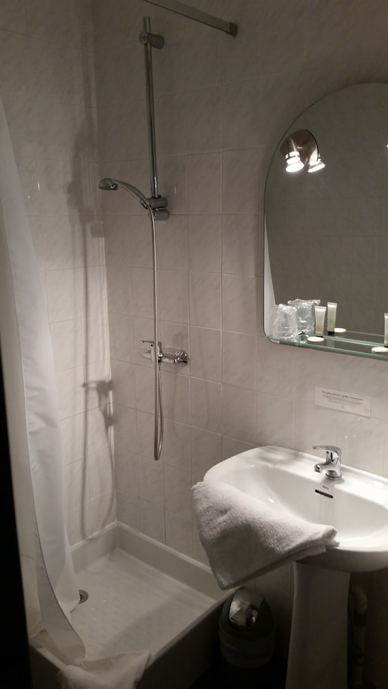 LOGIS HOTEL LES COMTES DE PARDIAC 34/34