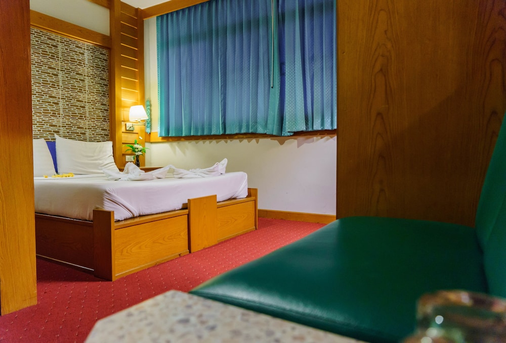 Siri Hotel 16/70