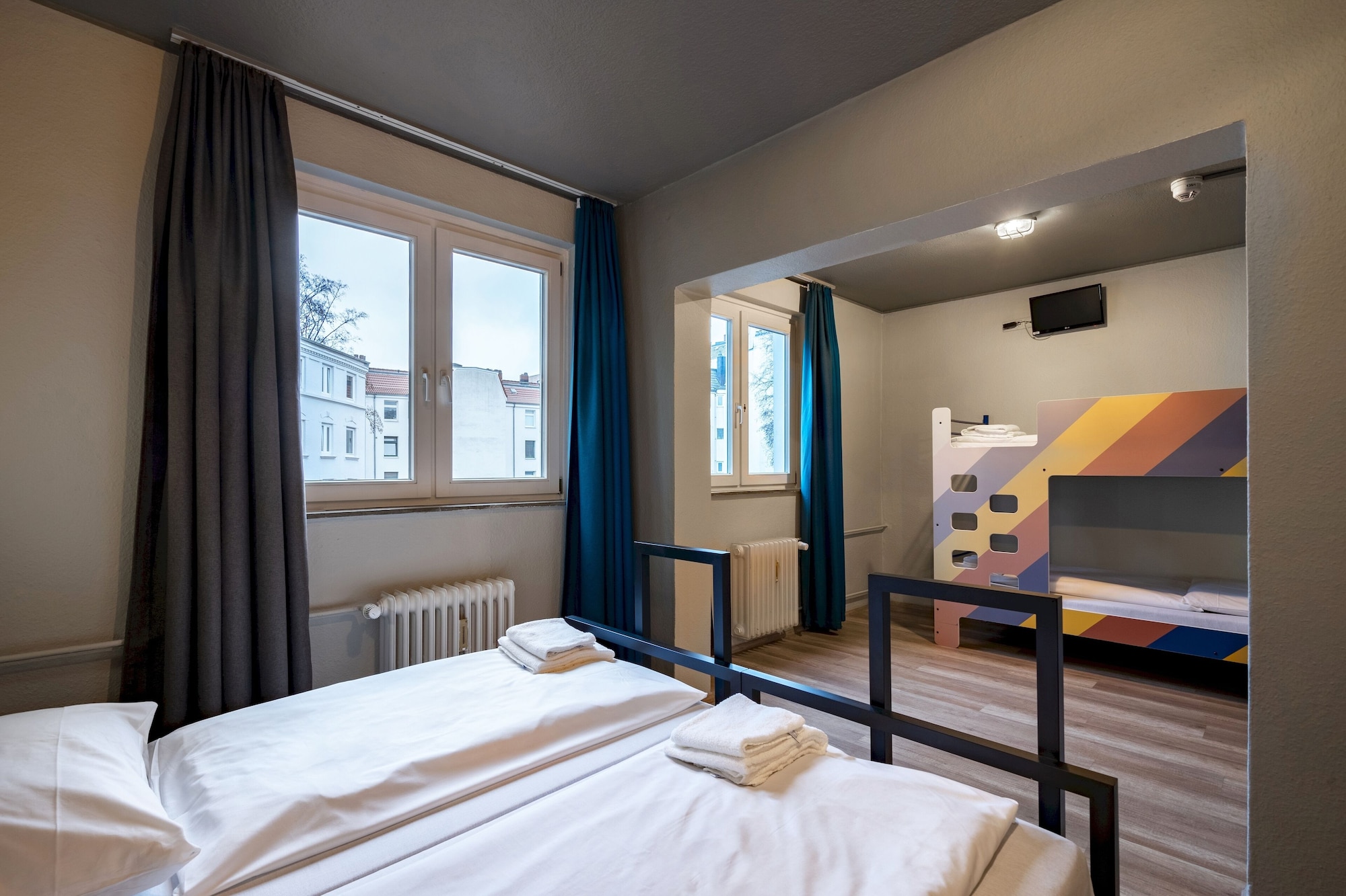 ROOM, QUADRUPLE