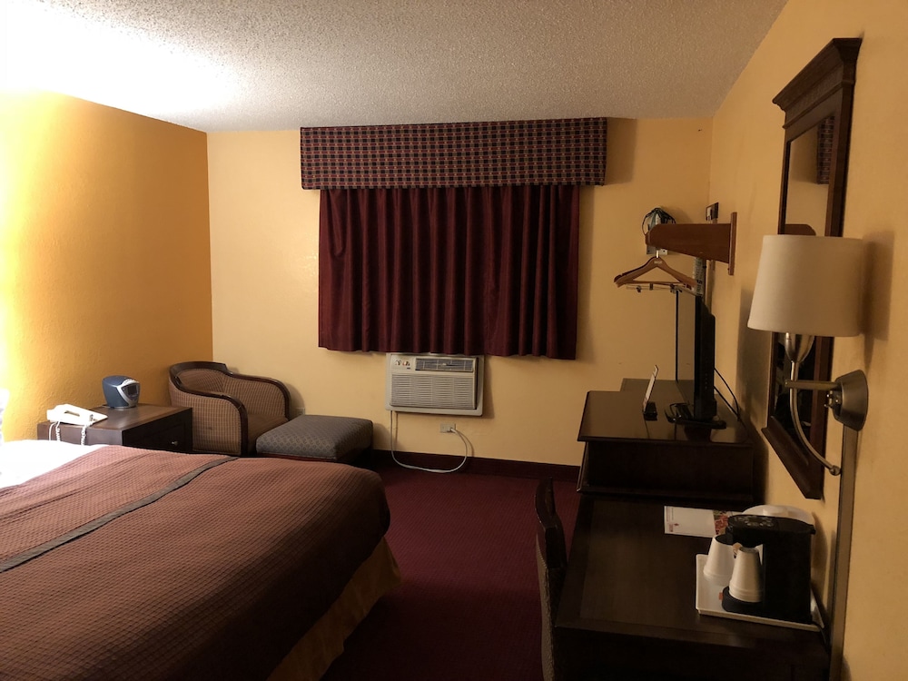 Magnuson Hotel Fort Wayne North Coliseum 42/63
