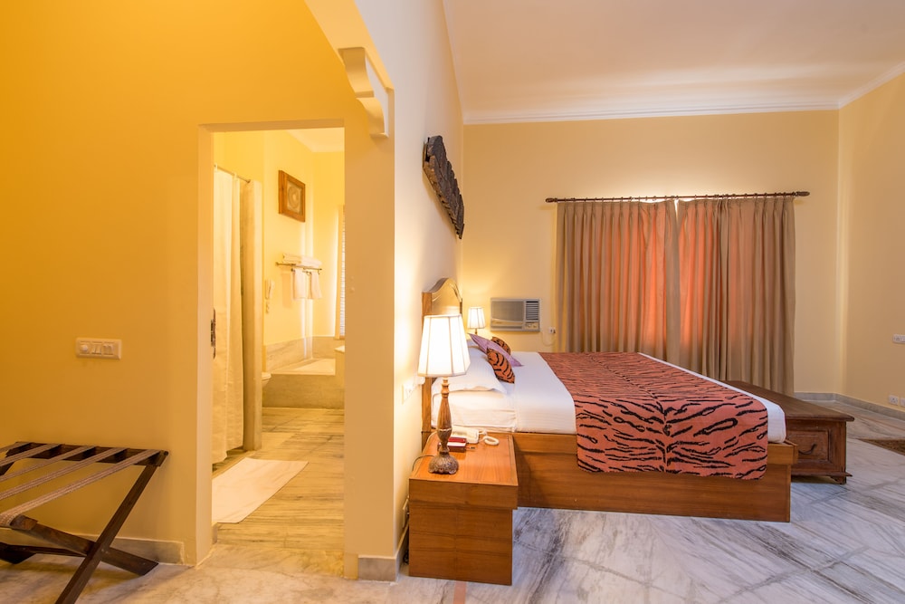 Hotel Dev Vilas 30/72