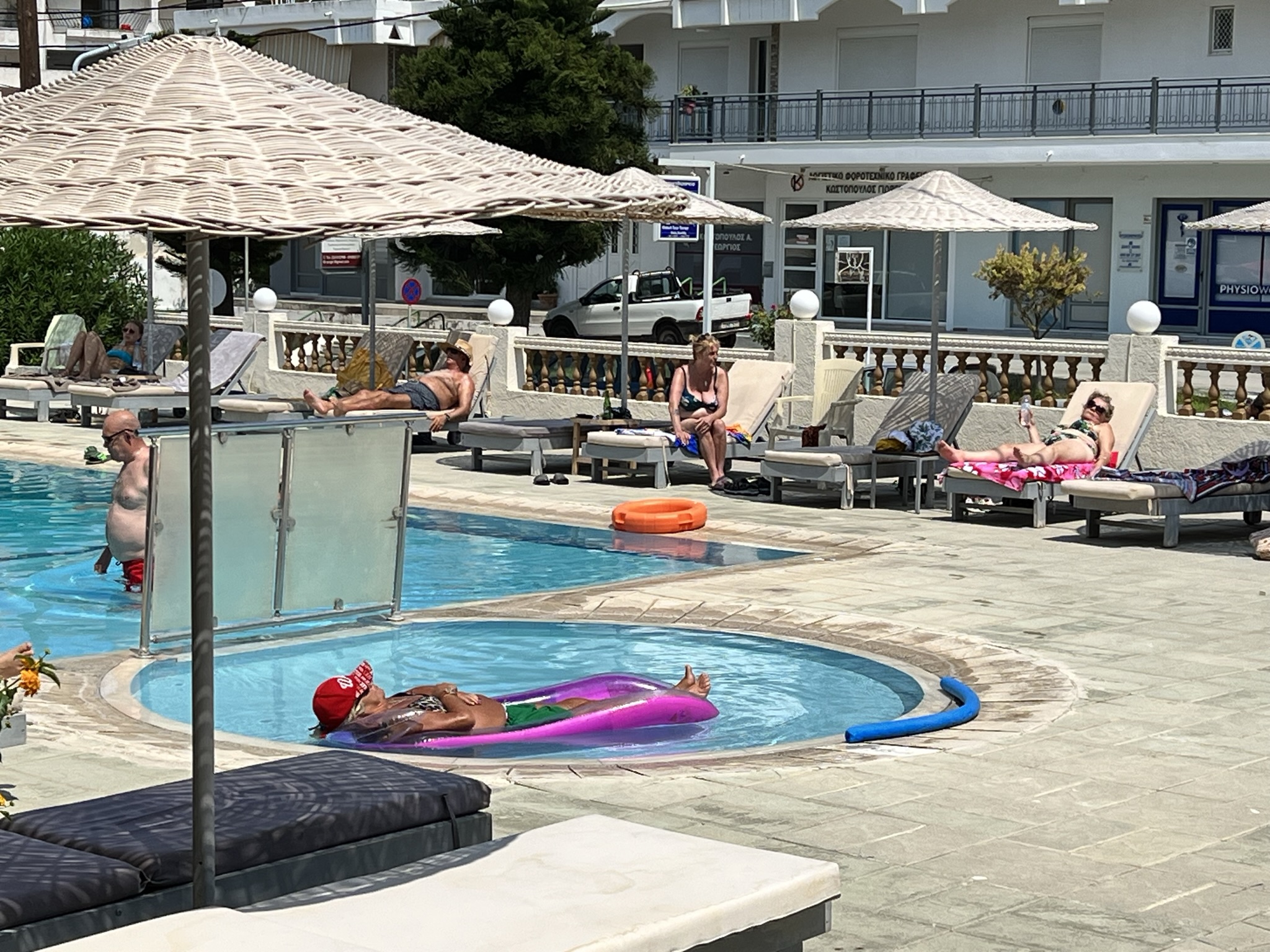 Golden Days Hotel 40/50