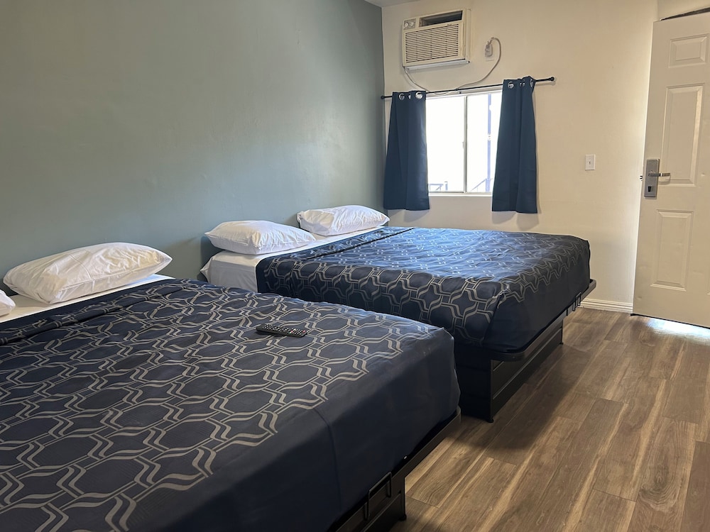 Basic, 2 Queen Beds