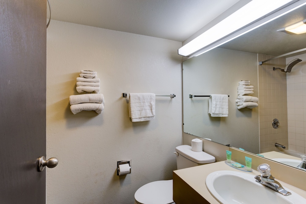 Travelodge Cleveland/Willoughby 16/29