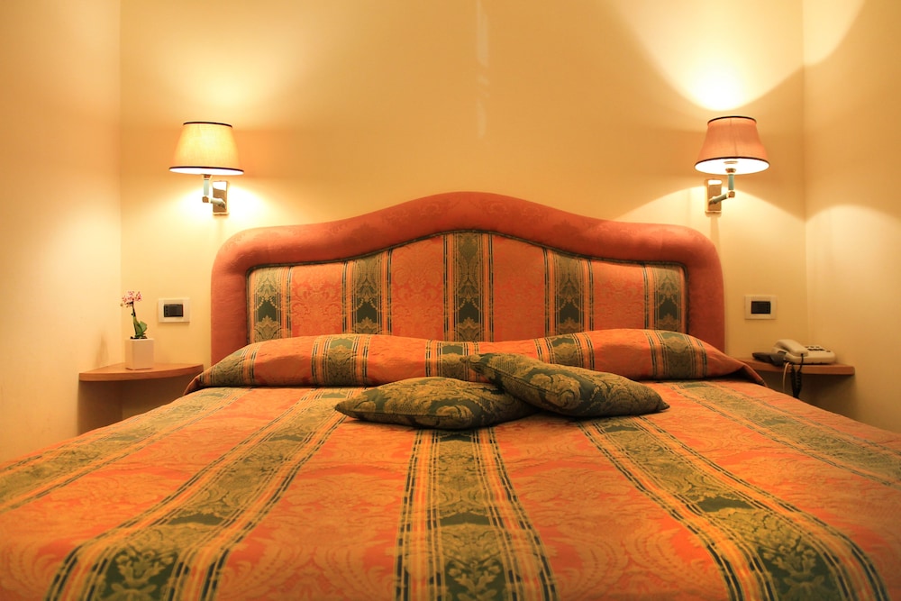Hotel Villa Delle Rose 31/78