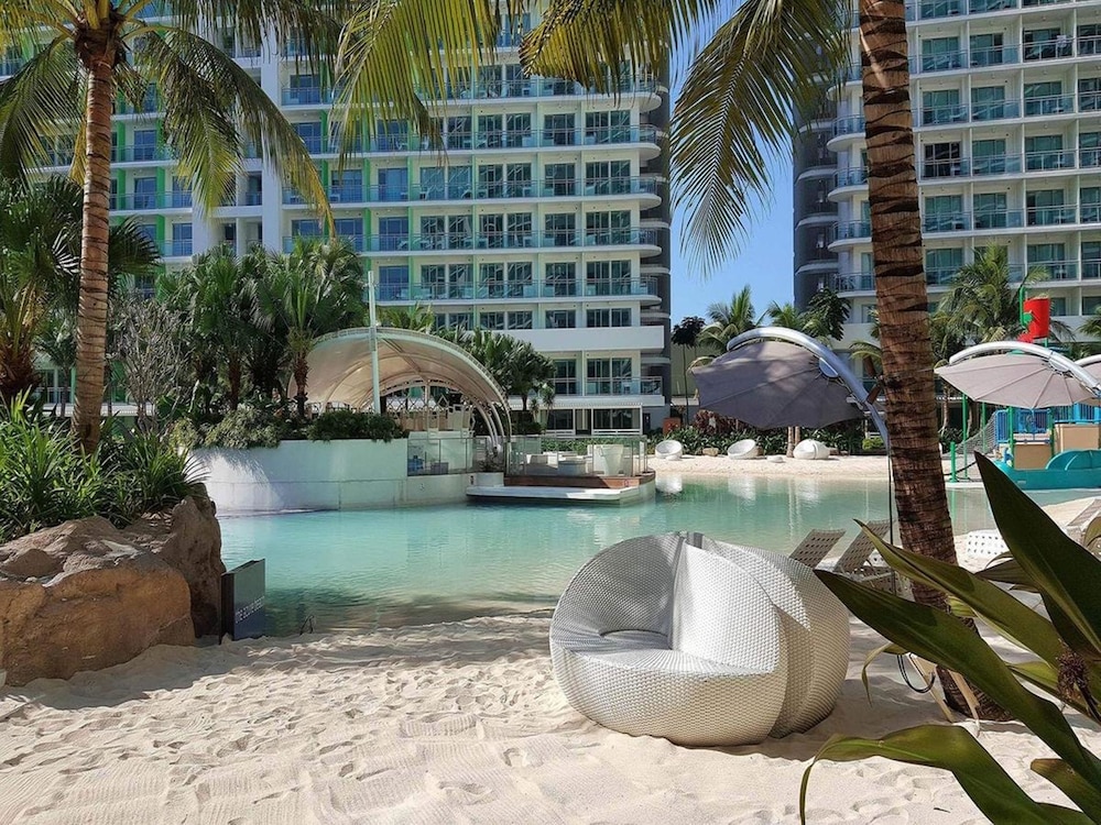 Azure Luxury Beach Suites By Vacationsph 46/50