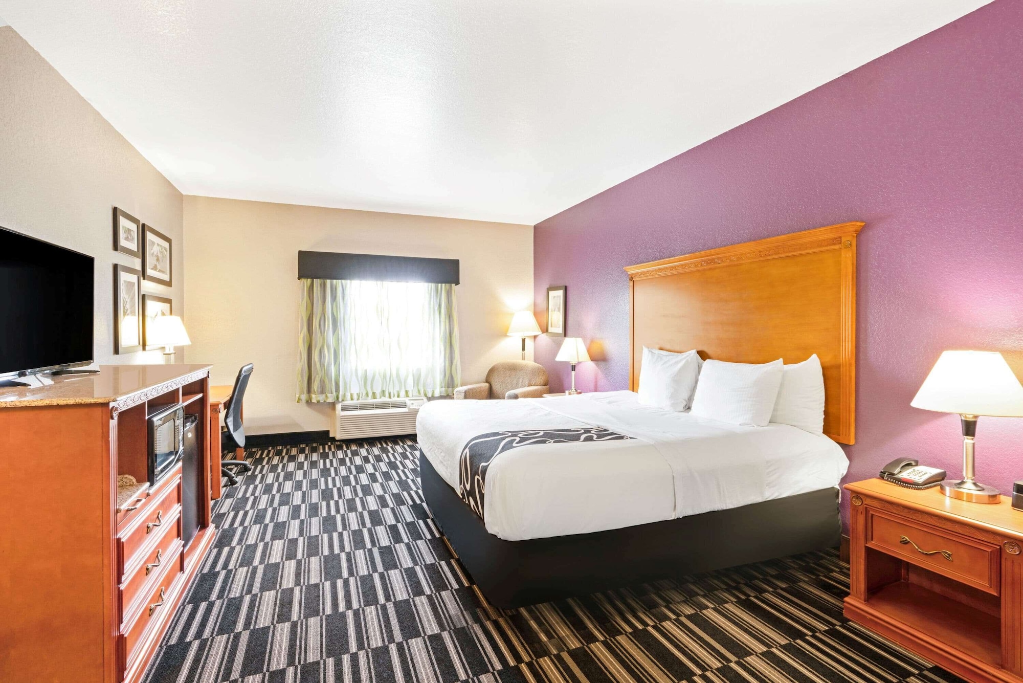 ROOM, KING BED