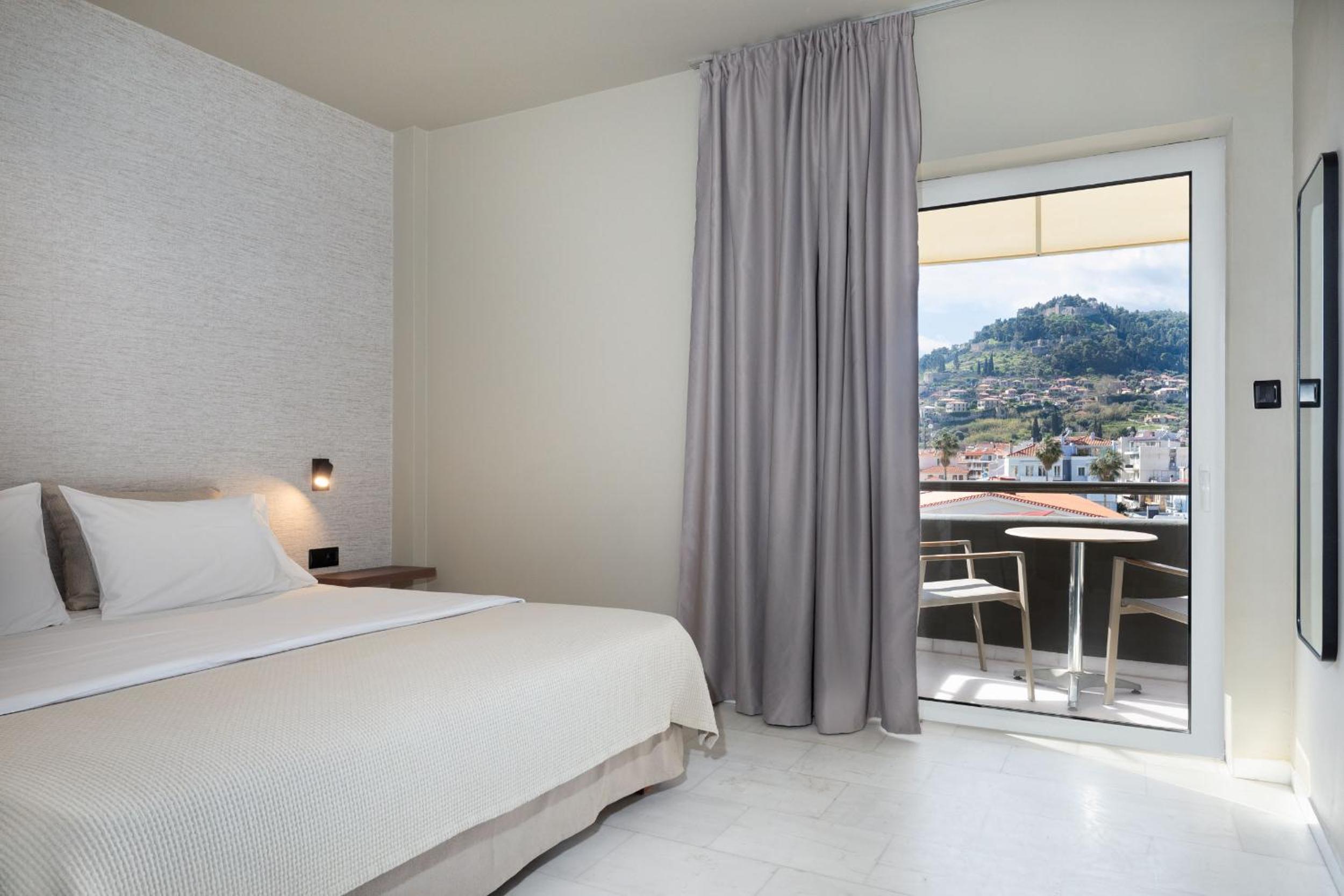 Comfort, Side Sea or Castle View