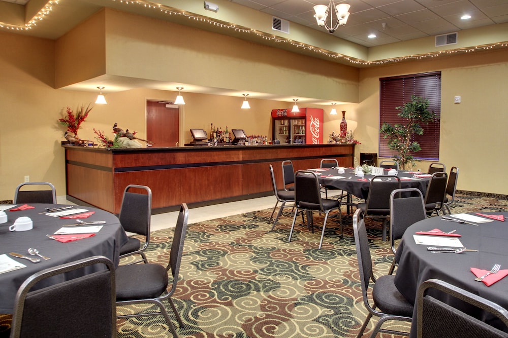 Cobblestone Hotel And Suites Broken Bow 30/51