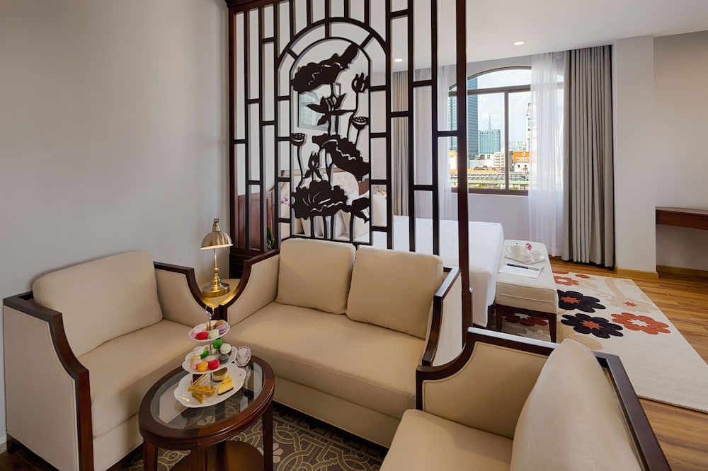 Happy Life Grand Hotel and Sky Bar 51/74