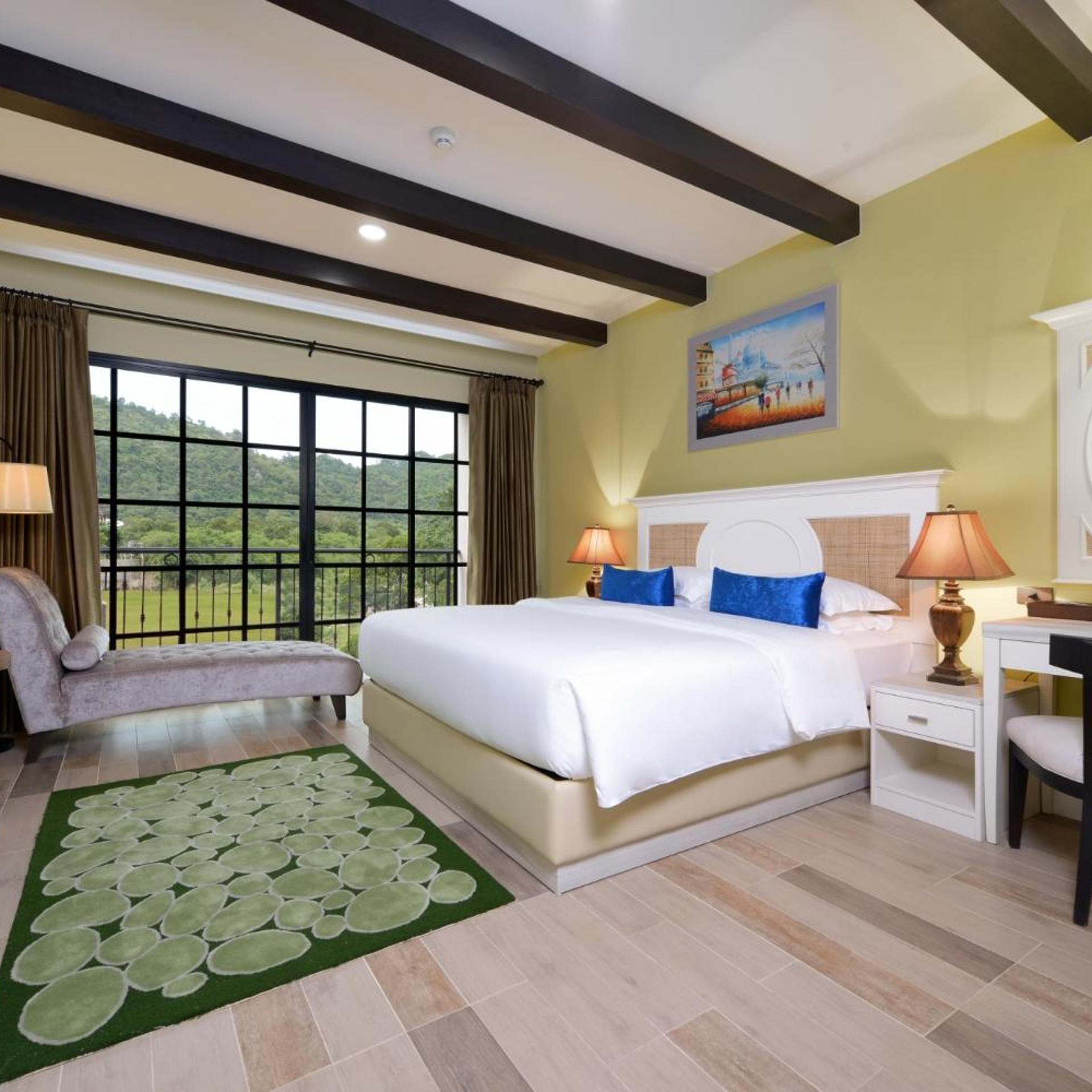 Deluxe, Double Bed