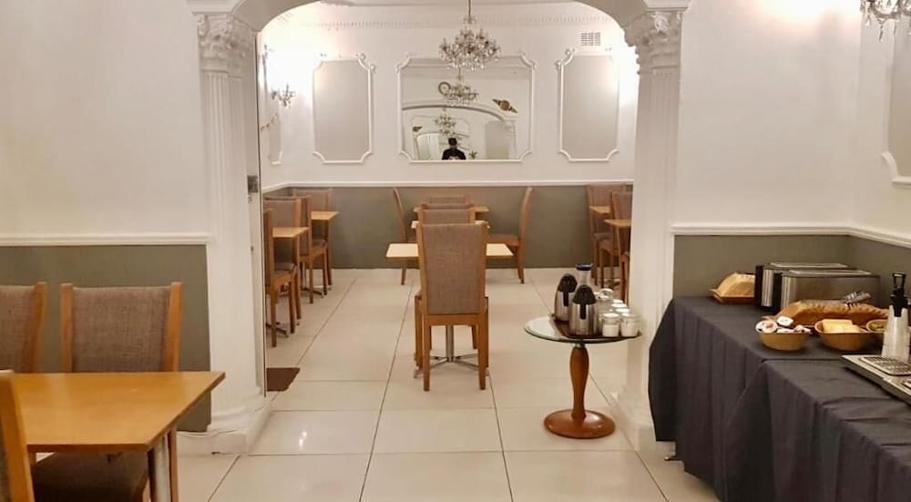 Enrico Hotel 25/34