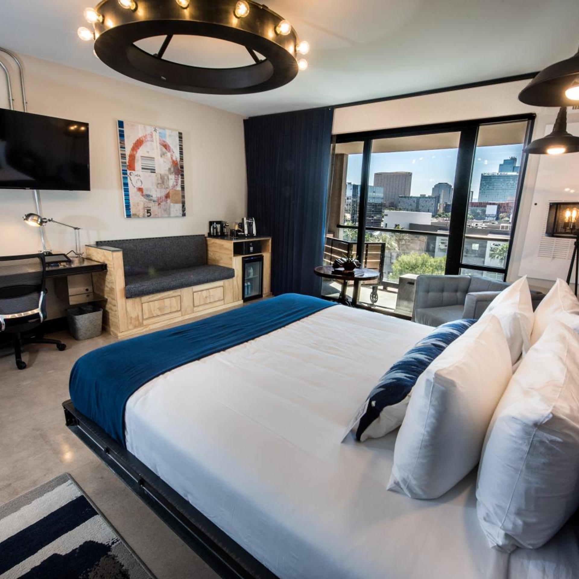 Room, King Bed, Balcony