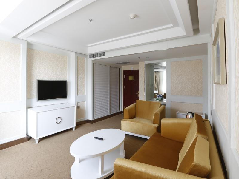 GreenTree Inn LanZhou YanBei Road United University Express Hotel 26/32