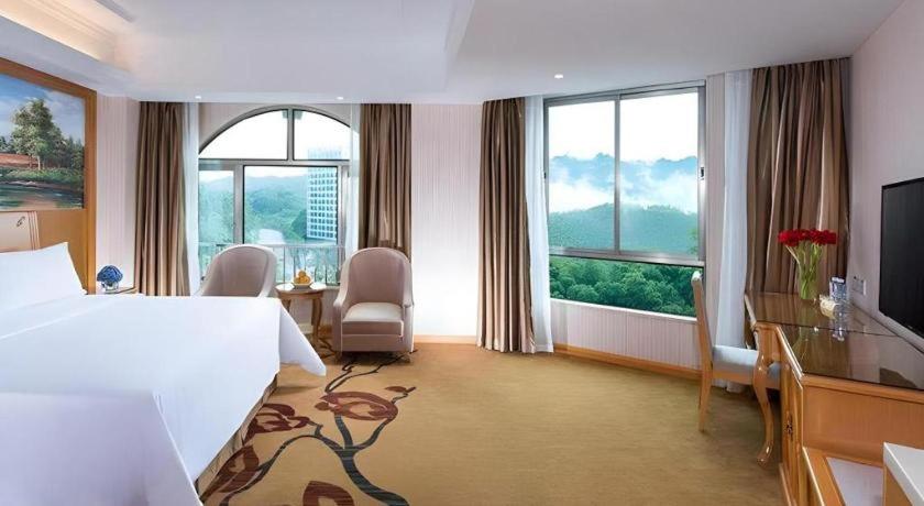 Vienna Hotel (Shenzhen Longhua Dalang Clothing Base) 26/54