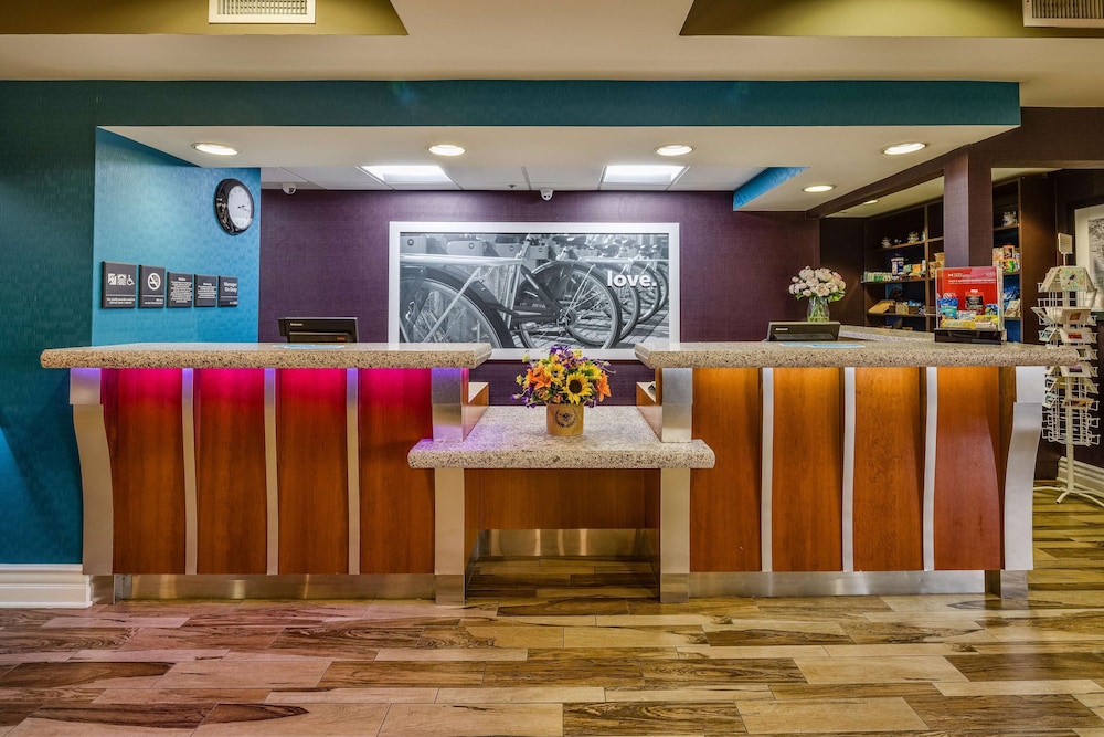 Hampton Inn San Francisco Airport 7/61