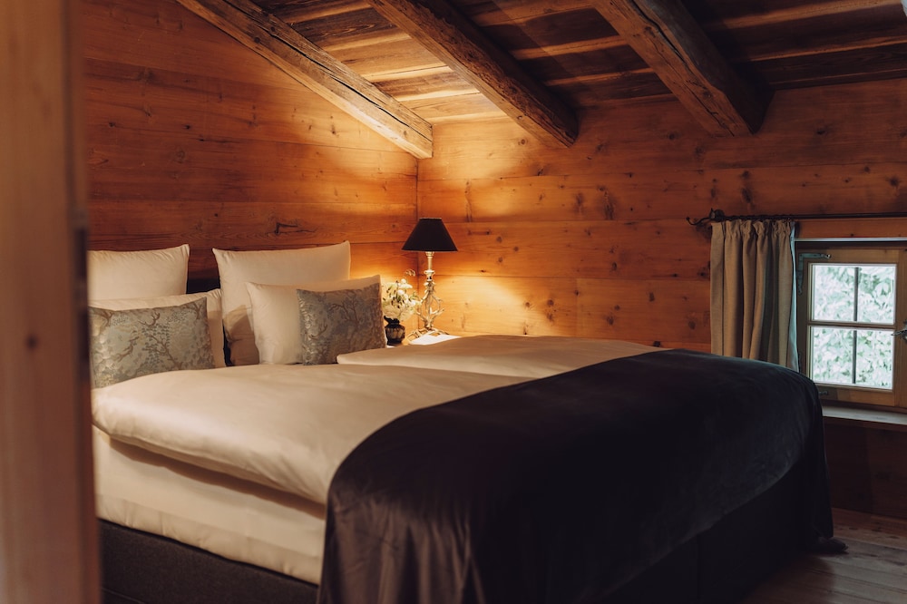 Suite, King and Queen Bed