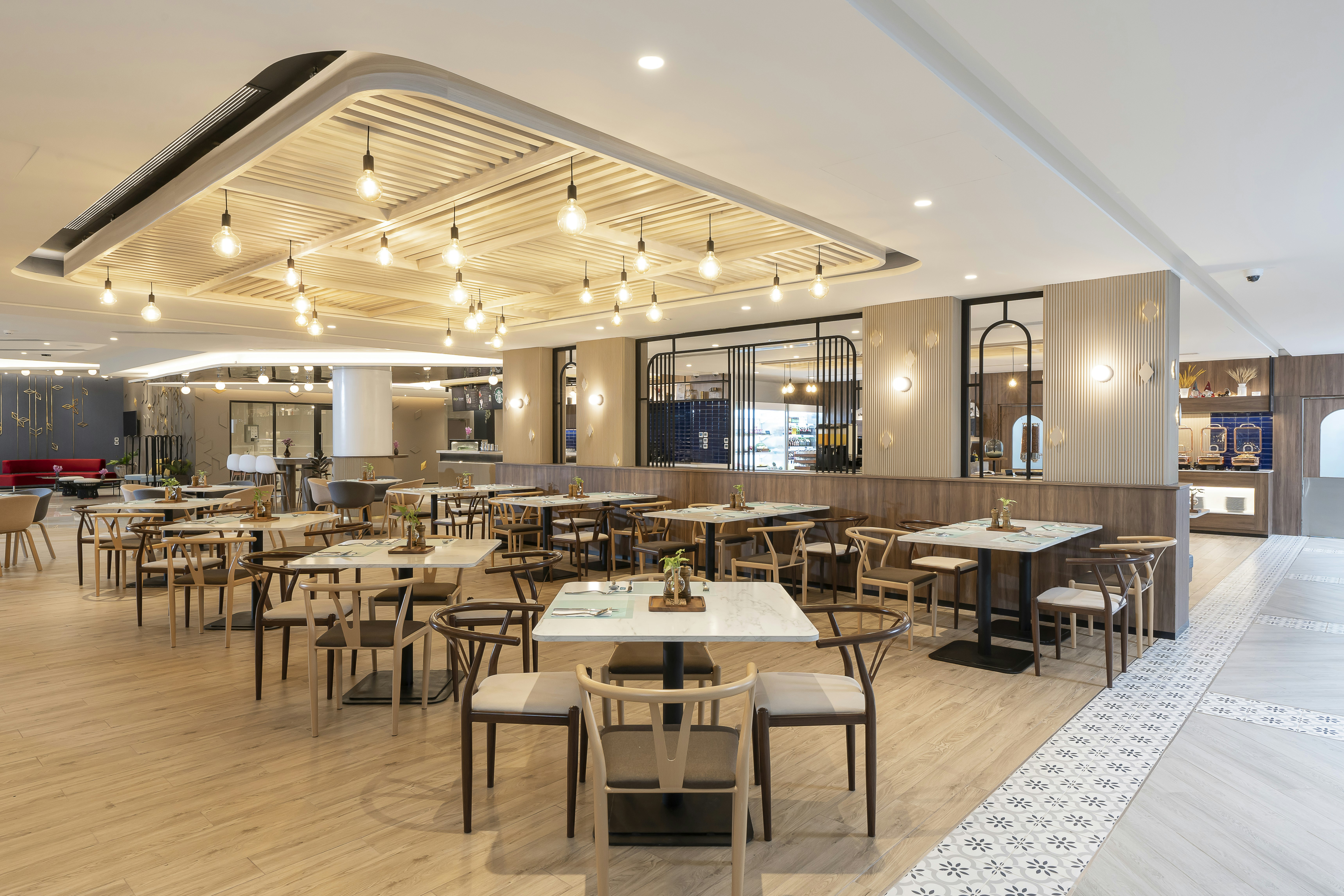 Centara Life Hotel Bangkok Phra Nakhon 46/67