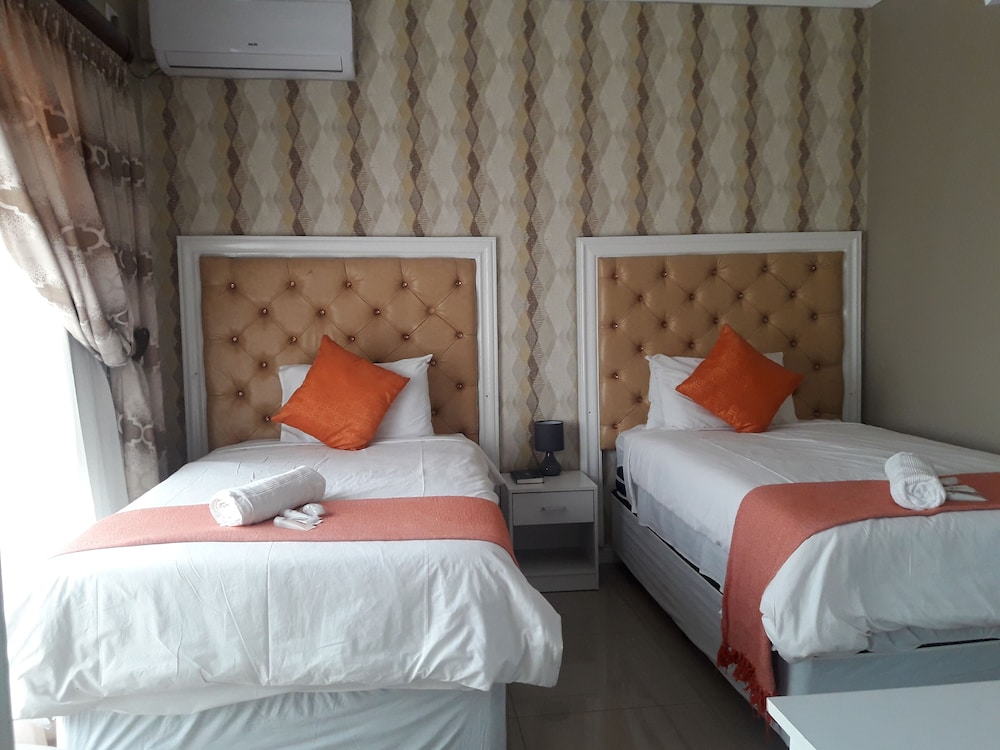 Room, Twin Beds