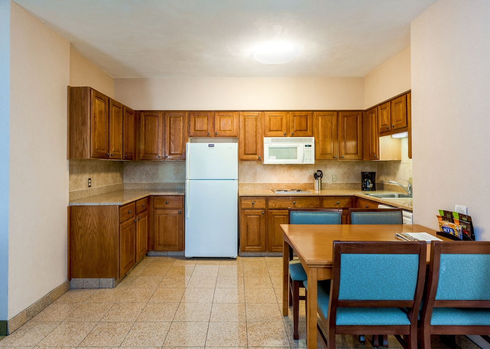 Staybridge Suites San Antonio-Airport 44/56