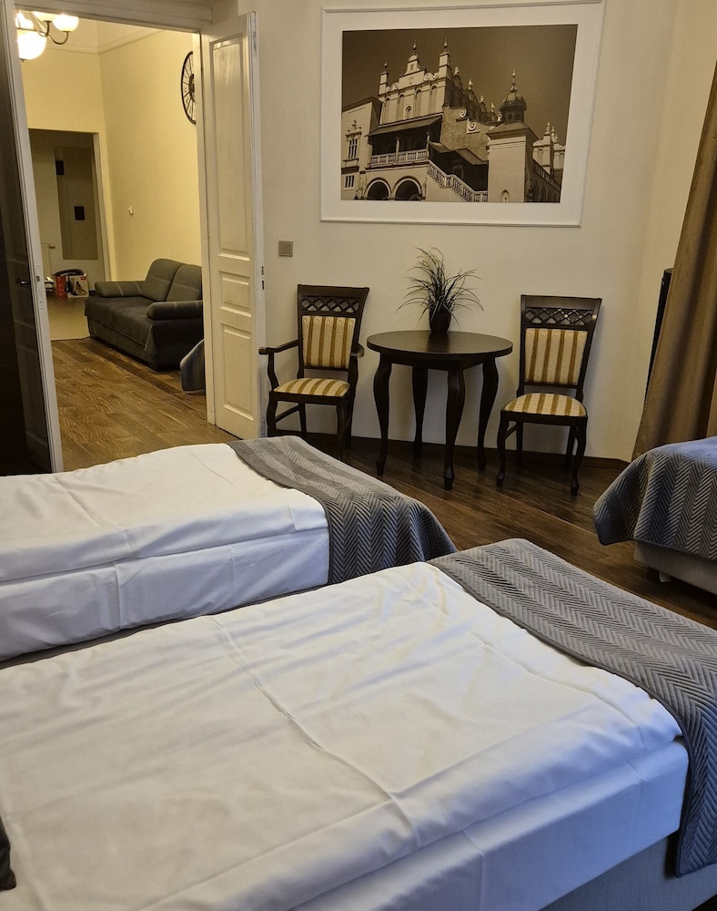 Z BALCONY, DELUXE, APARTMENT, 3 BEDS, SOFA