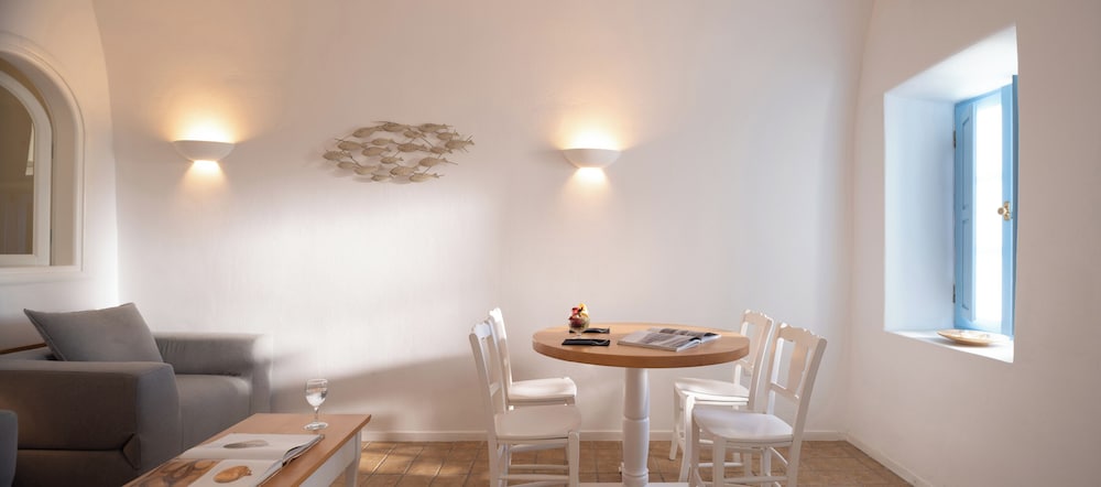 Pantelia Suites Santorini 50/71