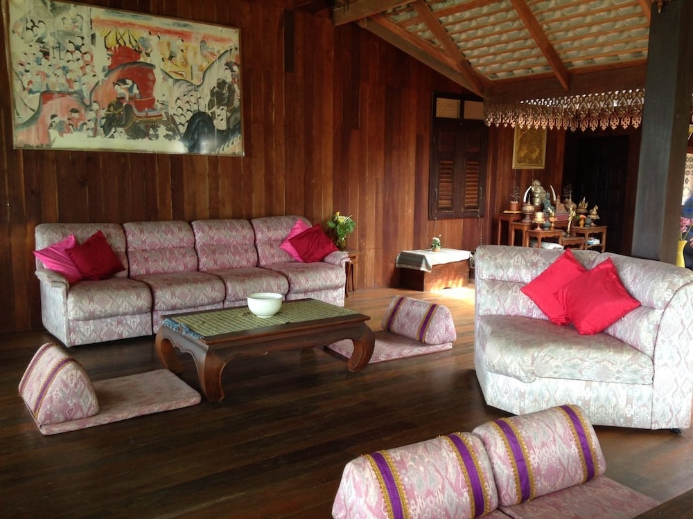 Ruen Thai Rim Haad 21/53