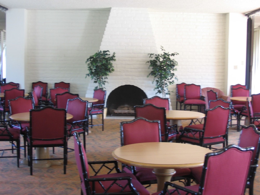 Heritage Inn Express Roseville 33/51