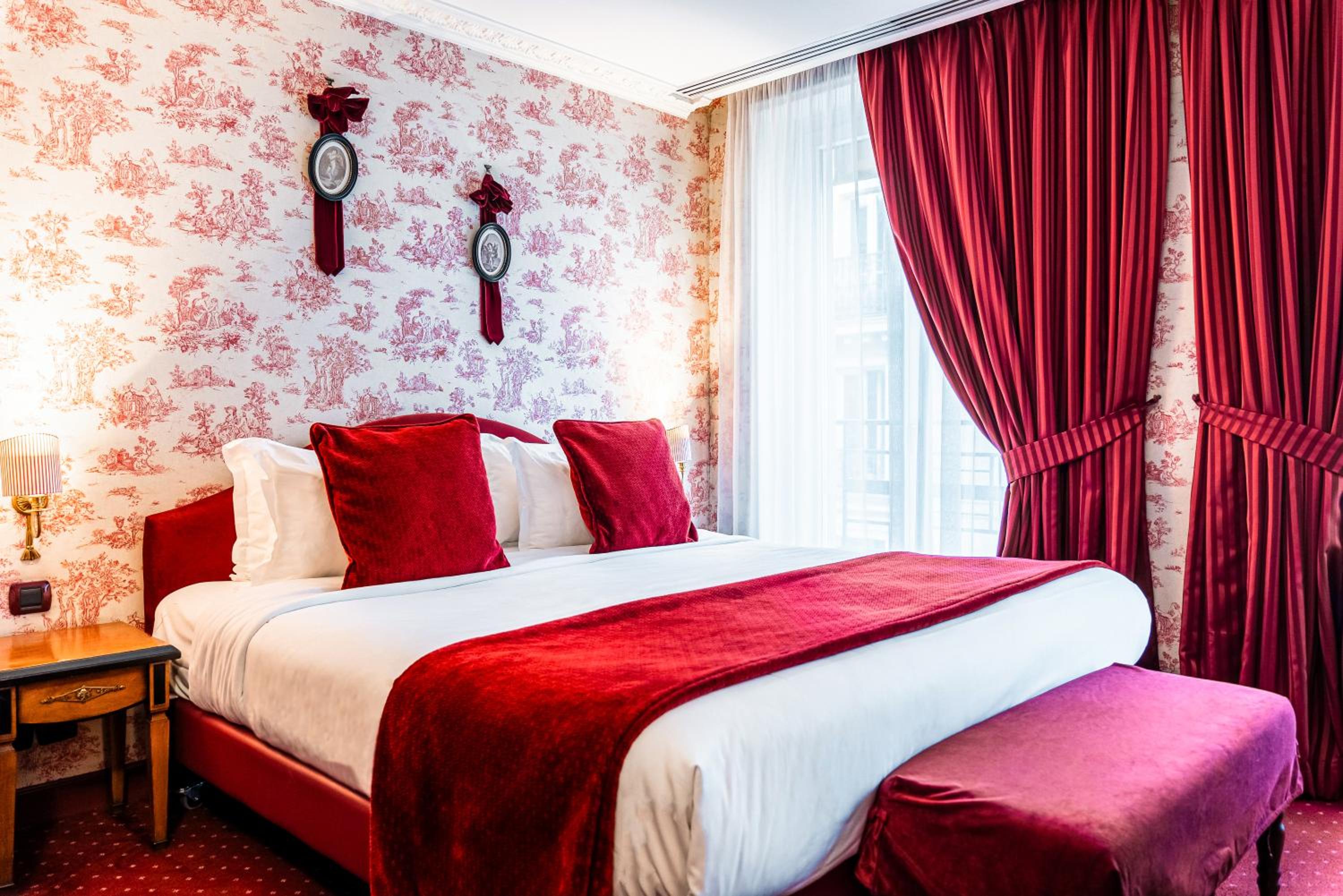 SUPERIOR, DOUBLE BED