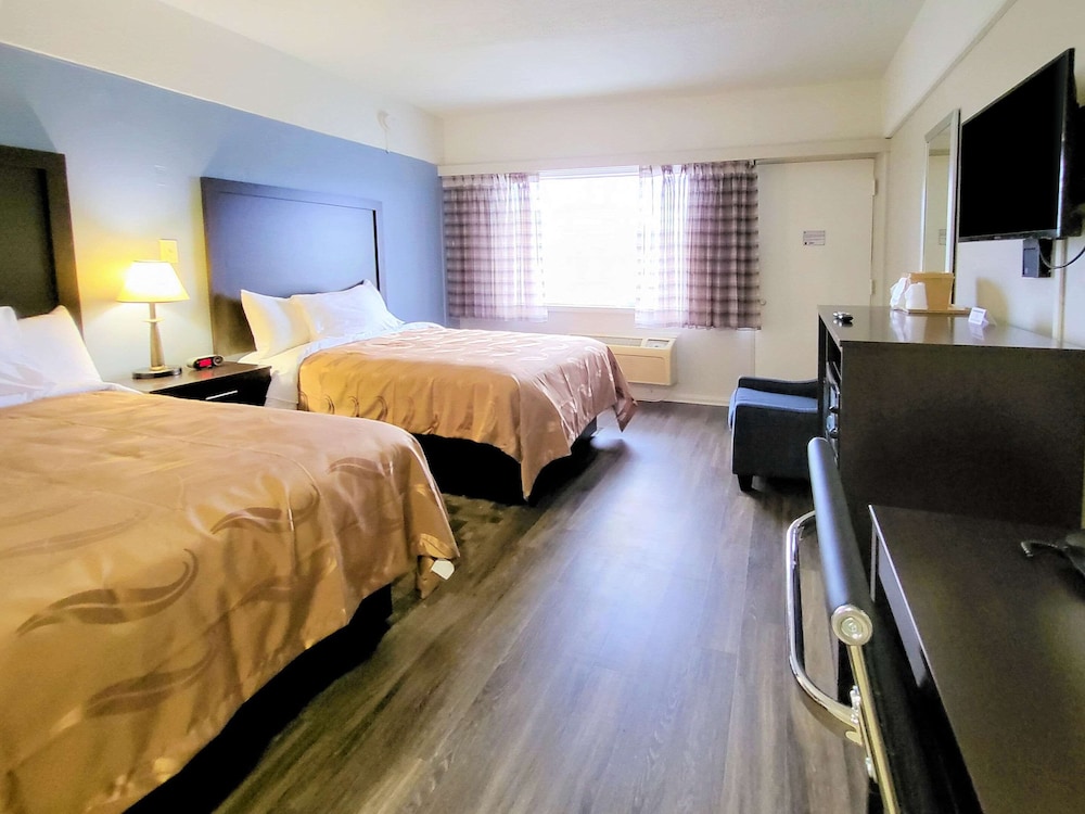 Motel6 Norfolk, VA – East Little Creek 10/50