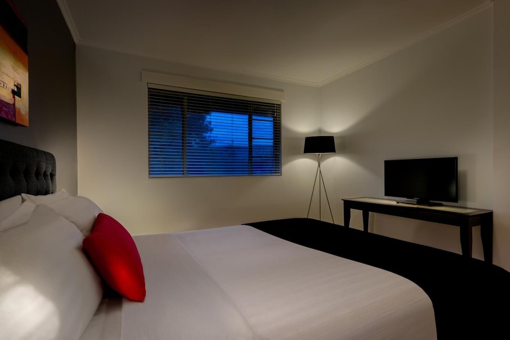 Crest On Barkly Serviced Apartments 11/28