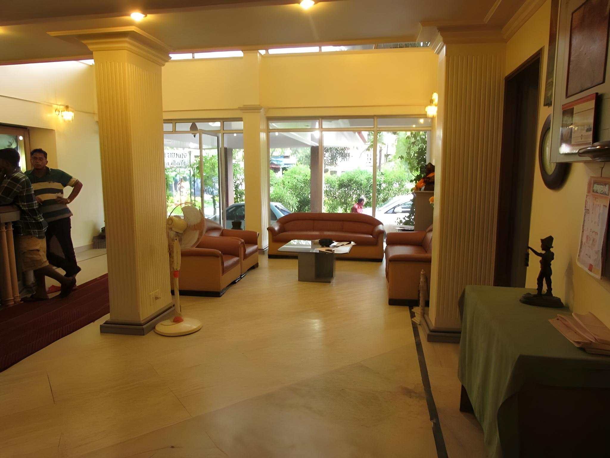 Oyo Rooms Old Pune Bangalore Road Kolhapur 36/45