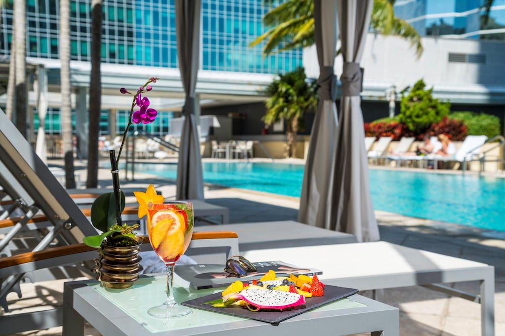 Hotel AKA Brickell 32/50