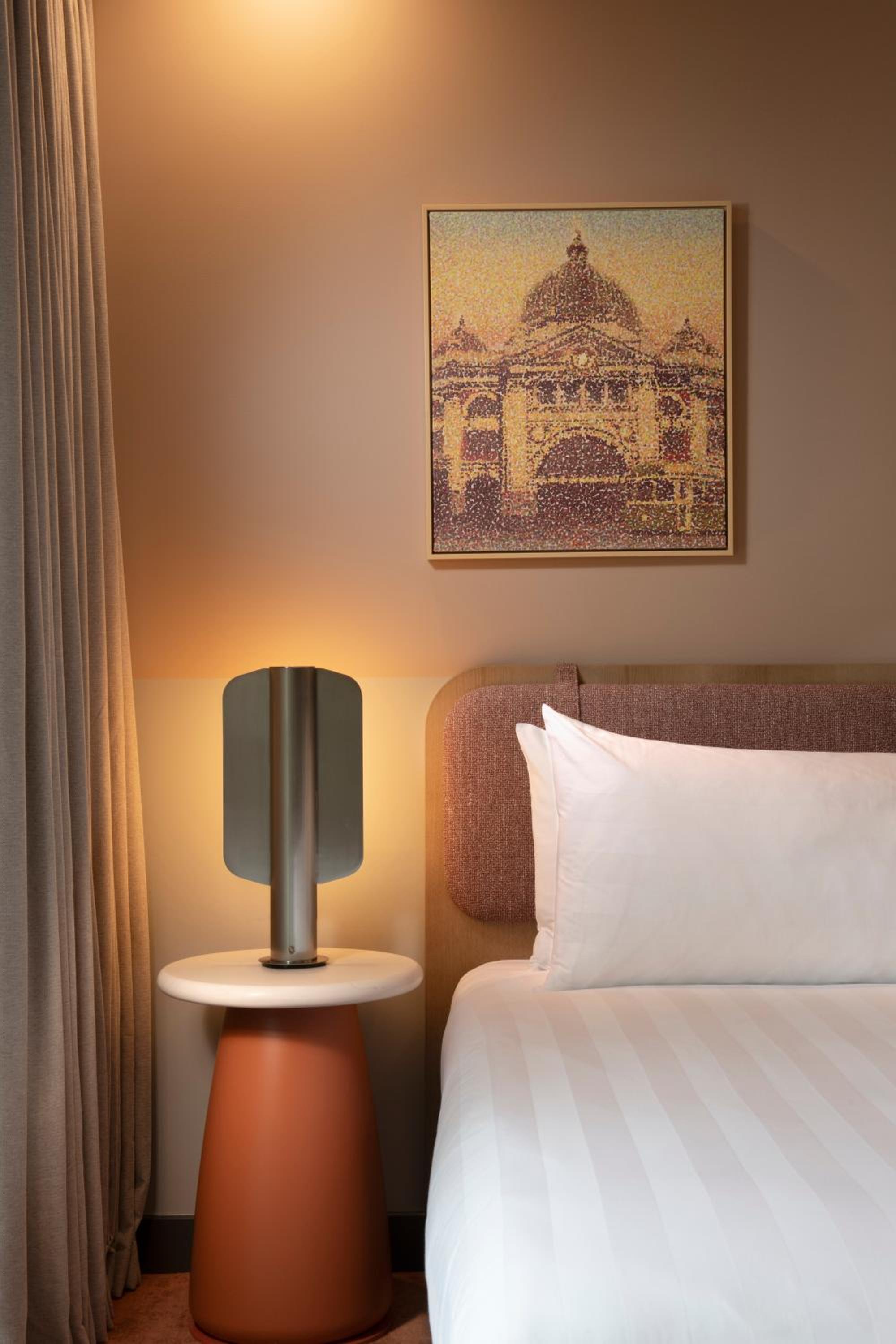 STANDARD, KING BED