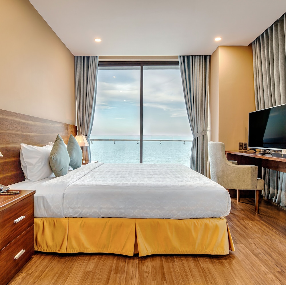 Yarra Ocean Suites Danang 10/58