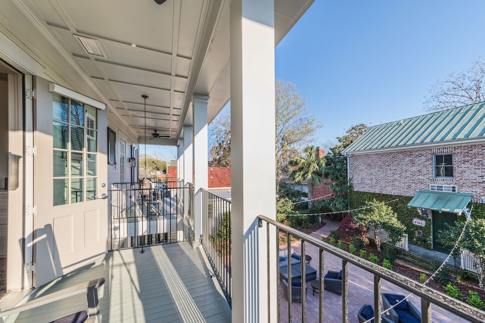 Beaufort Inn 2/64