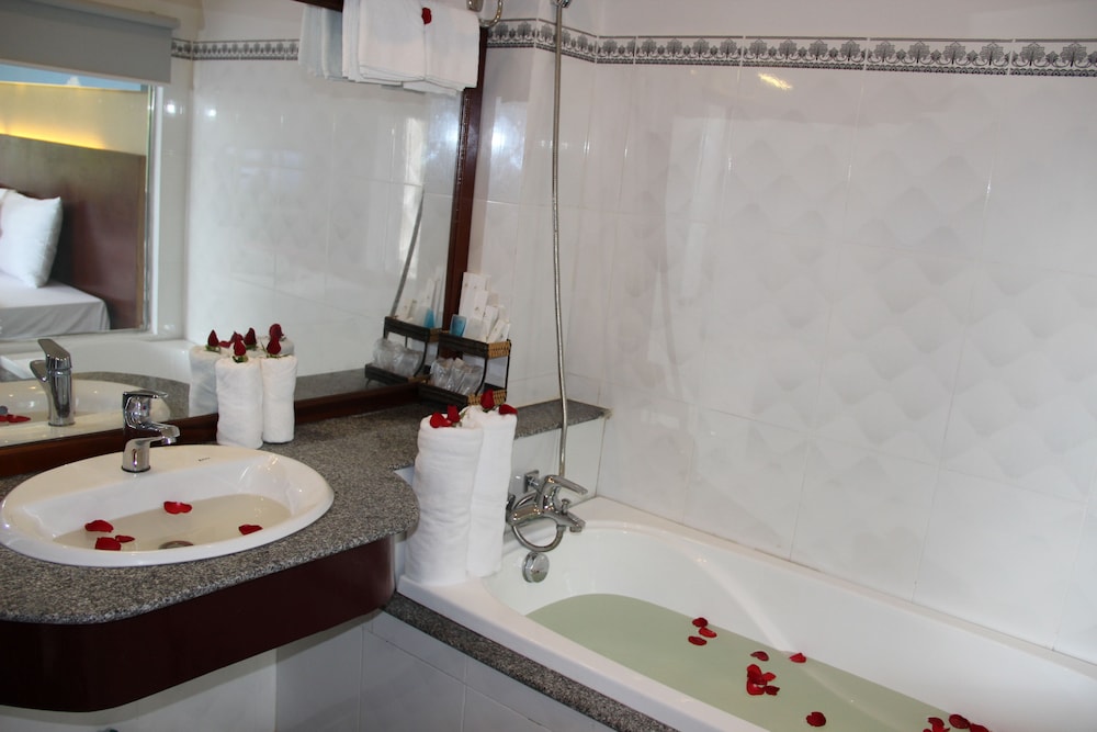 Gm Doc Let Beach Resort Spa 34/65