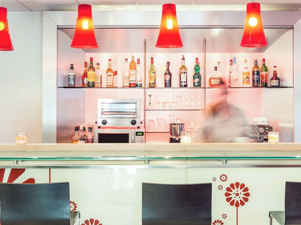 ibis Epinay sur seine Gennevilliers 61/72