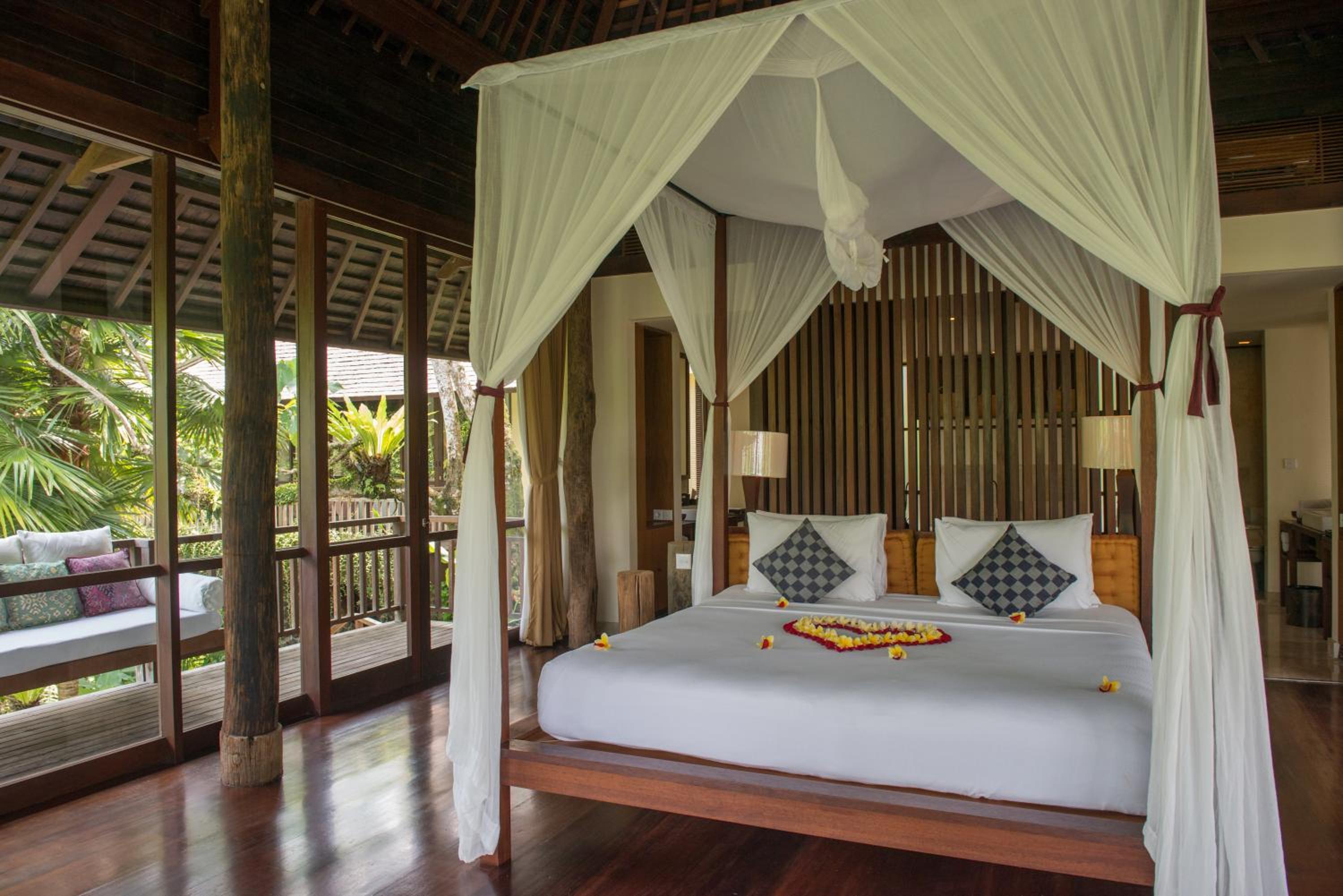 3 Bedrooms, Pool, Villa