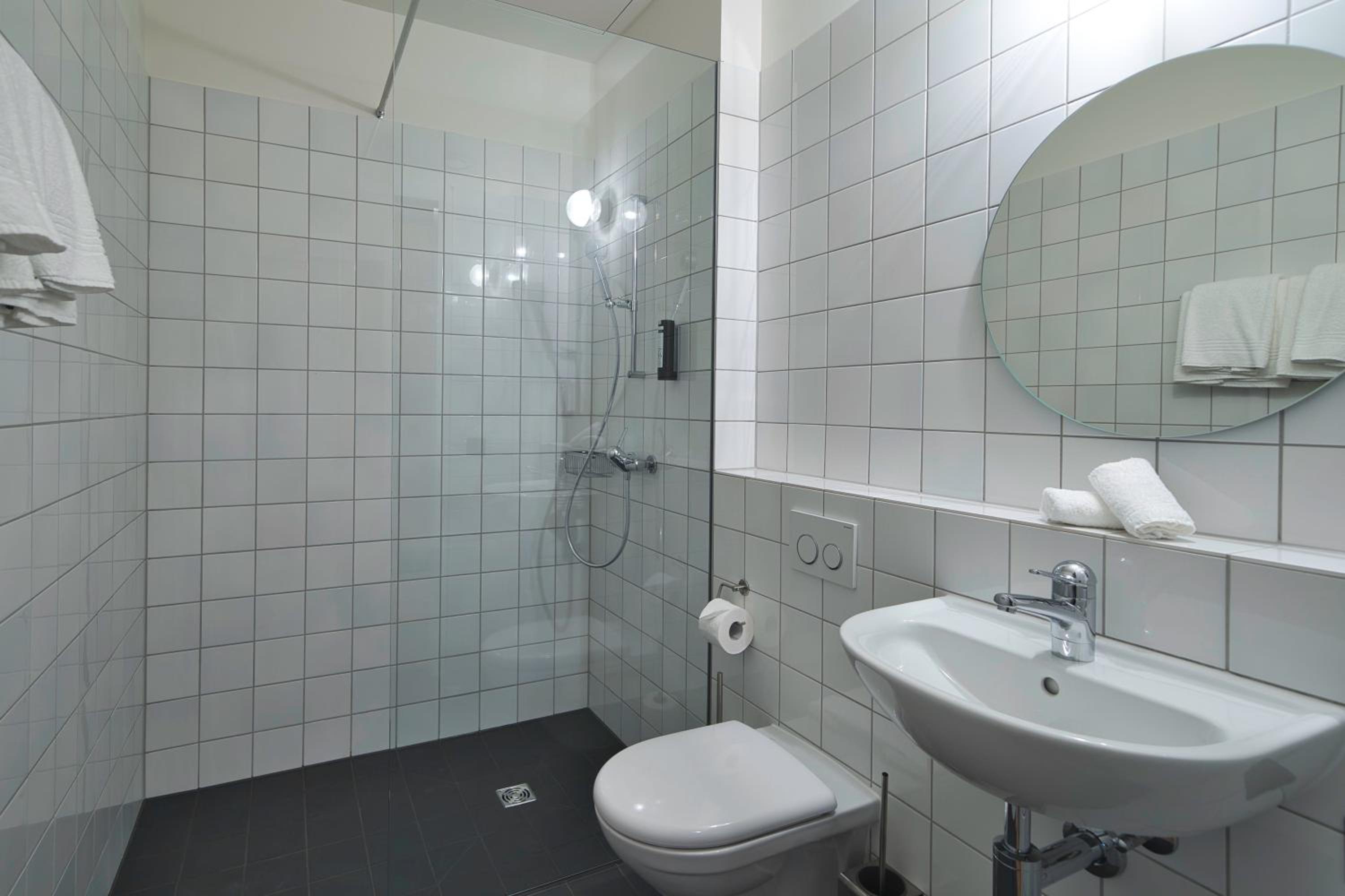 Silo Design and Boutique Hostel 27/28