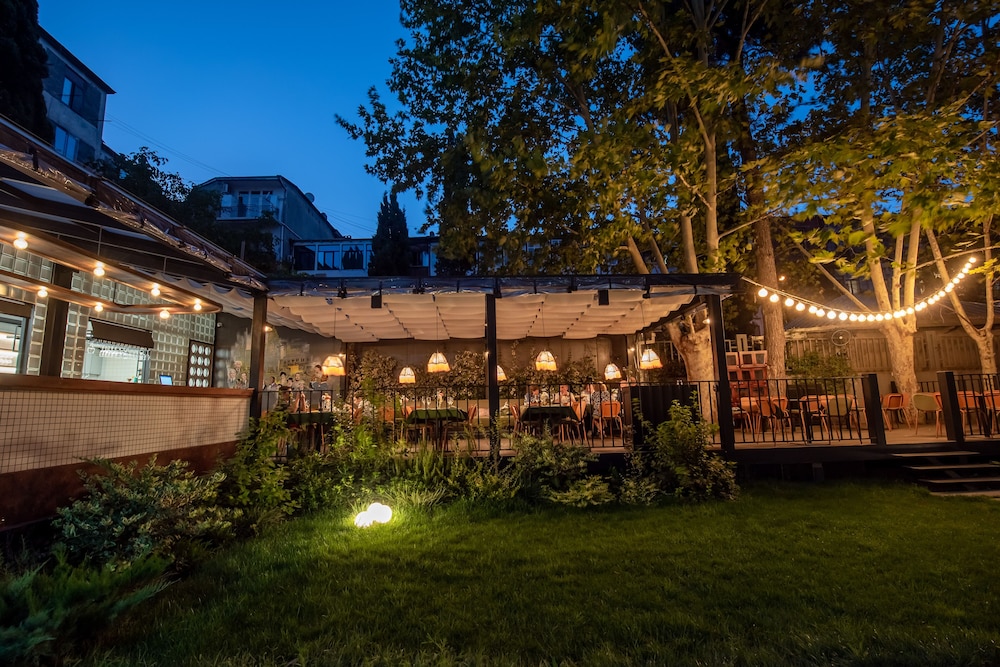 Hotel Twenties Tbilisi - Stay & Dine 60/65